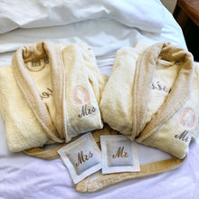 Φόρτωση εικόνας στο εργαλείο προβολής Συλλογής, CUSTOMIZED ΚΕΝΤΗΜΕΝΑ ΜΠΟΥΡΝΟΥΖΙΑ ΣΕΤ ΔΩΡΟΥ ΓΙΑ ΖΕΥΓΑΡΙ