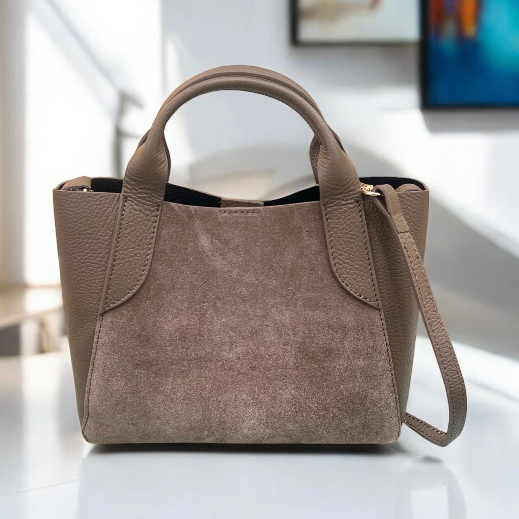 Medium suede tote bag (taupe)