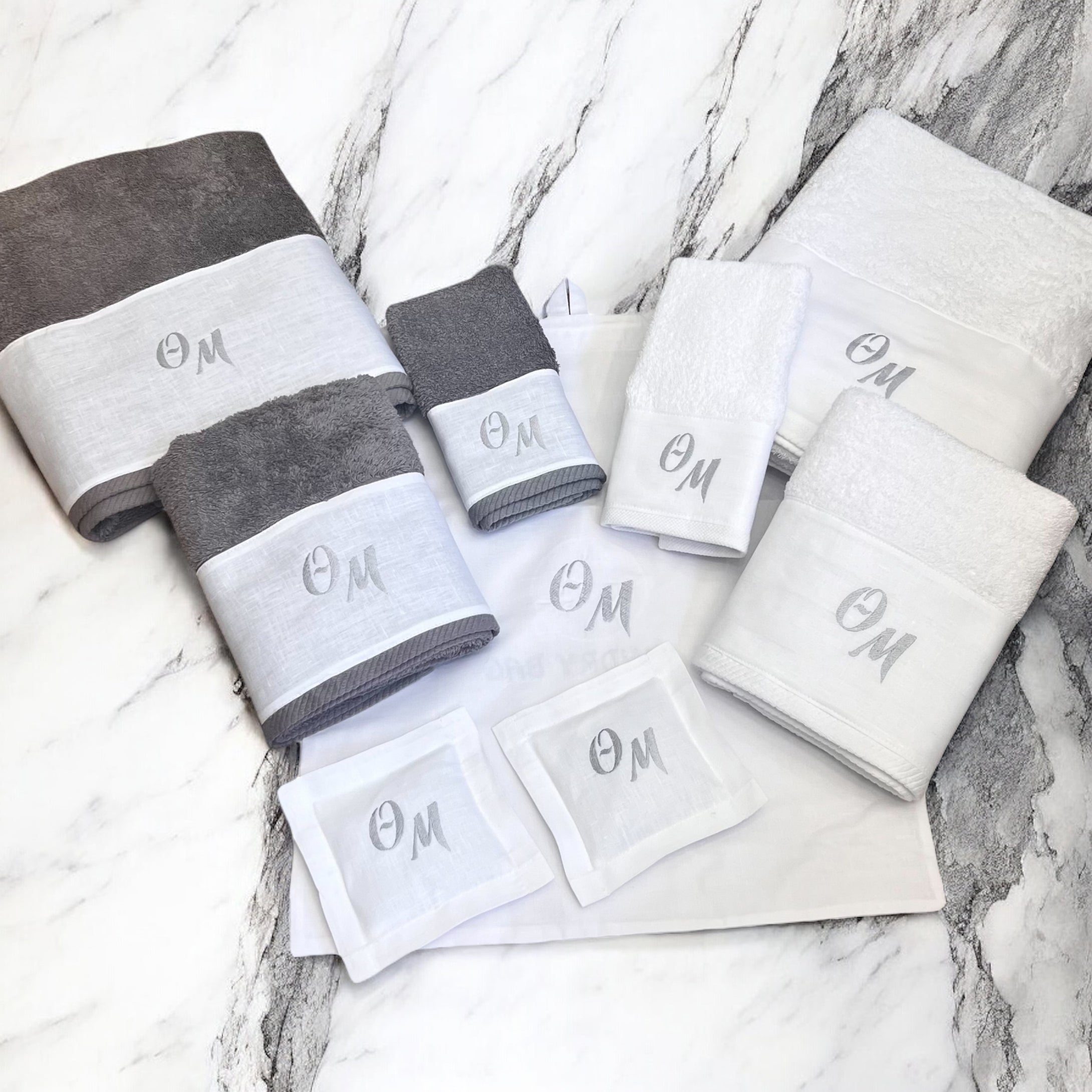 CUSTOMIZED SET ΔΩΡΟΥ. ΠΕΤΣΕΤΕΣ ΜΕ ΛΙΝΗ ΦΑΣΑ ΚΑΙ ΘΗΚΕΣ ΛΕΒΑΝΤΑΣ.